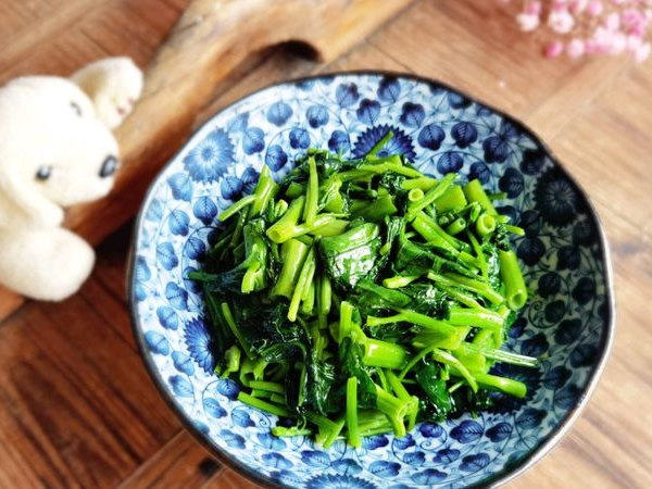 嬰兒吃空心菜能補充維生素