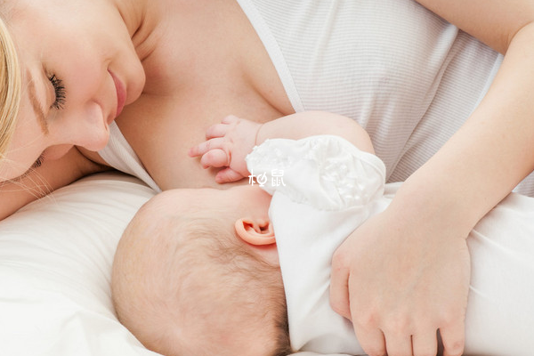 母乳餵養有很多好處