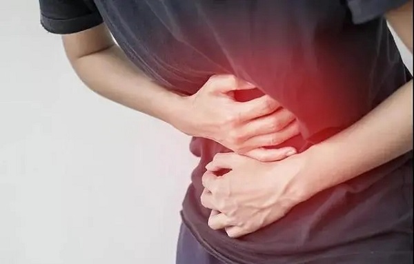 甲硝唑不良發應以消化道反應多見