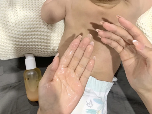 用按摩油按摩對寶寶有好處