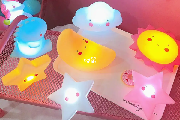 四月齡寶寶不能玩帶燈光的玩具