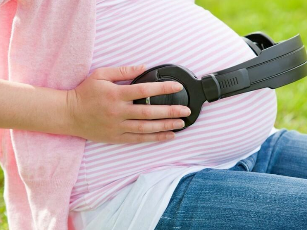 懷雙胎腹部隆起更明顯