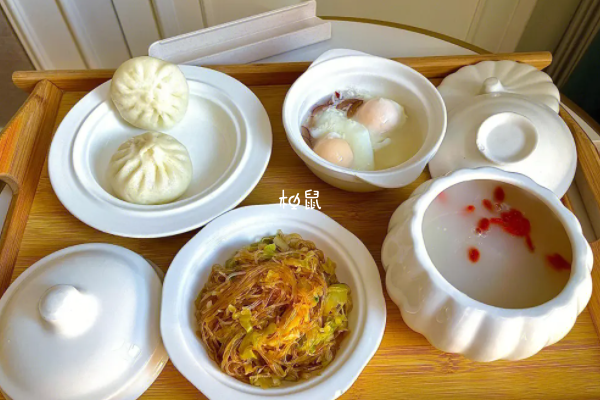 月子餐要以清淡营养为主