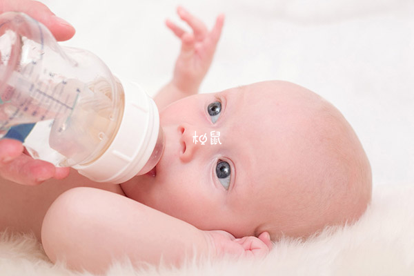 四个月宝宝要进行排便训练