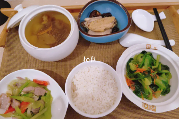 女性月子餐可以按照推荐食谱食用