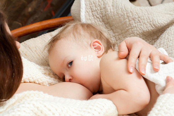 母乳餵養非常安全