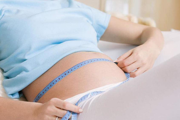 孕晚期要注意羊水情況