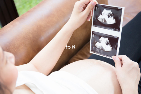 双胞胎是一强一弱的