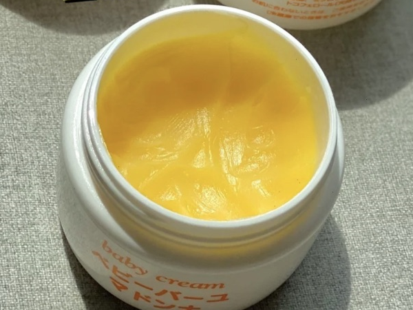 嬰兒出生後就能用護臀霜