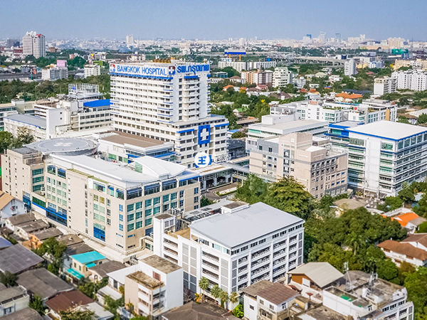 曼谷医院(Bangkok Hospital)正式成立于1972年