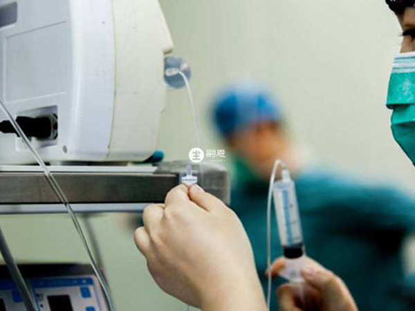 降調抑制自發性LH高峰形成