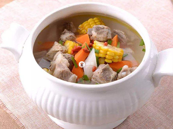 山藥玉米蓮藕排骨湯較為清淡