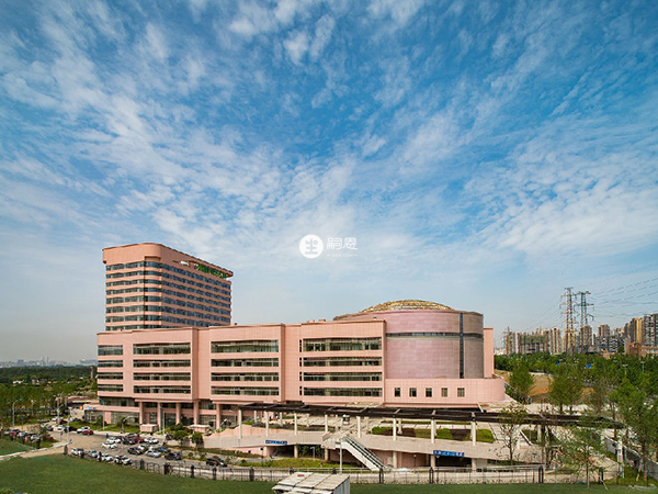 華西二院隸屬華西醫科大學