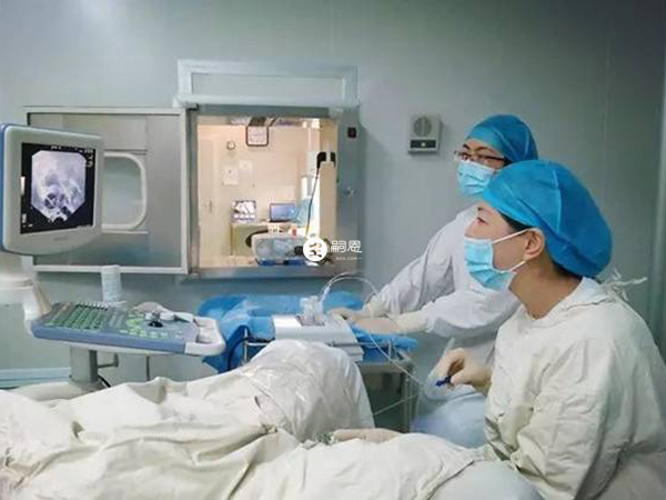 取卵手術費用在8000元左右