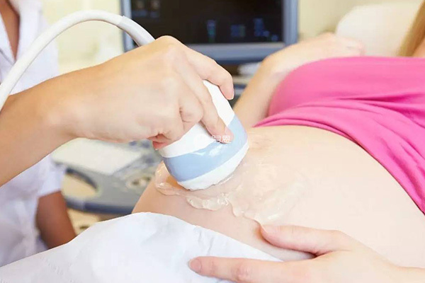 高齡者選擇三代試管需慎重考慮