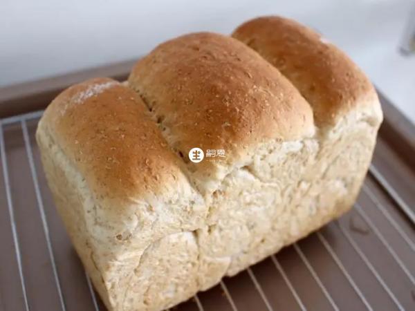 椰子油可以塗抹麵包