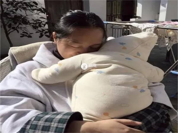 孩子喝奶吮吸不用力可能是吃饱了