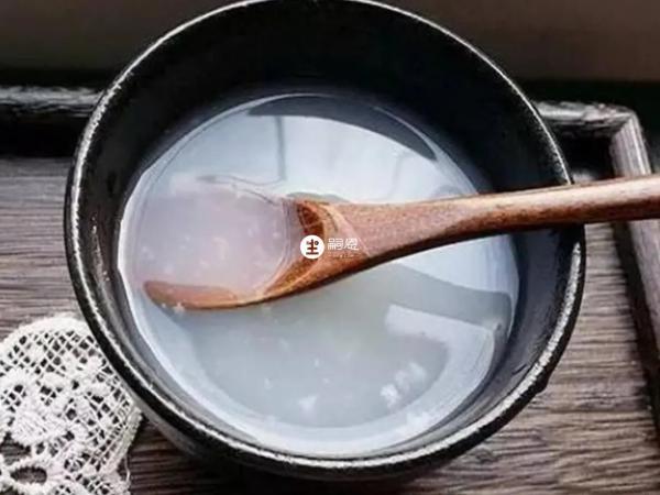 喝米湯可以緩解脹氣