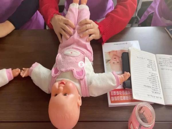 嬰兒背部撫觸順口溜分享