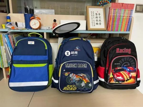 天使之翼兒童書包是多功能雙肩揹包