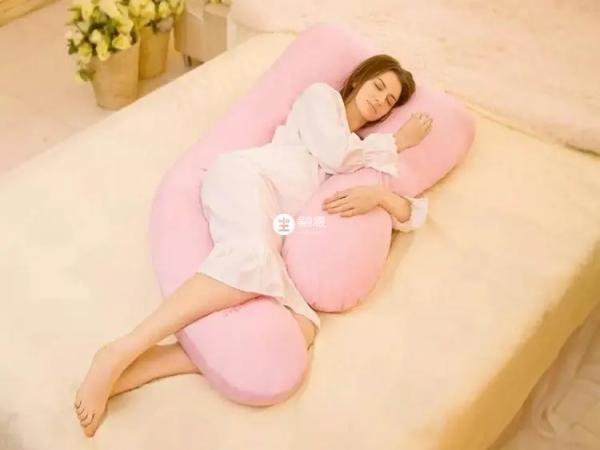 孕婦平躺後肚子凹陷懷男孩