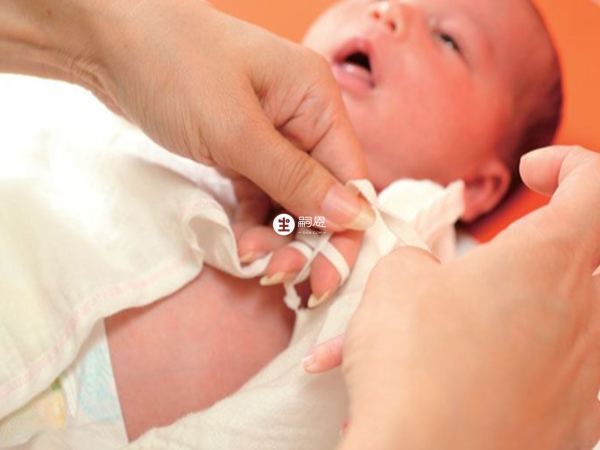 給寶寶穿衣服保持適宜溫度