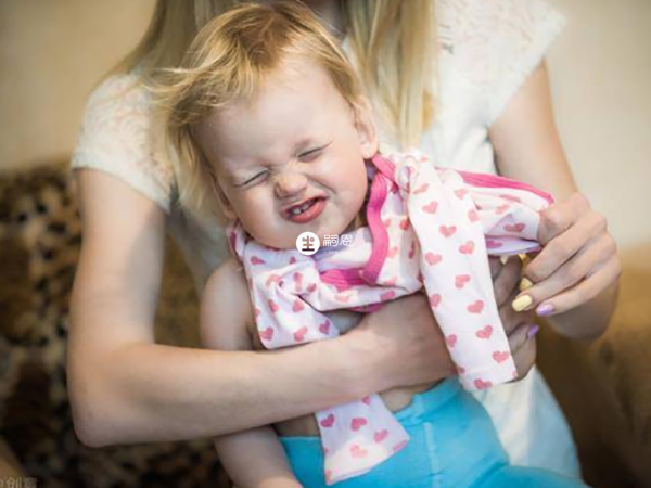 新生兒穿衣服比大人少