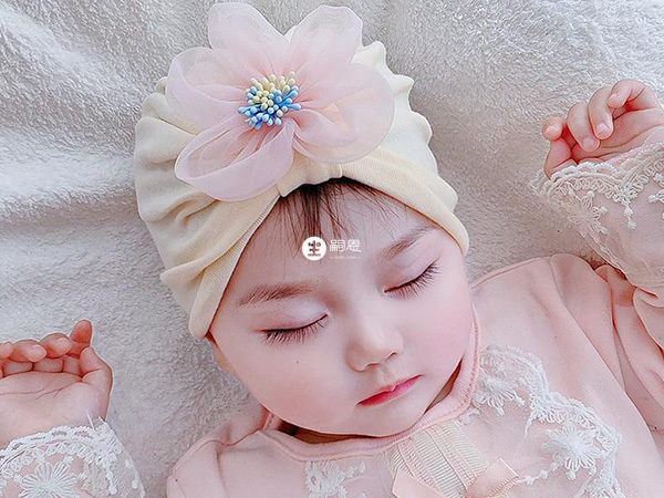 给新生儿洗澡不能用力搓