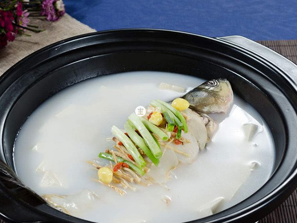 午餐吃鯽魚可補蛋白質