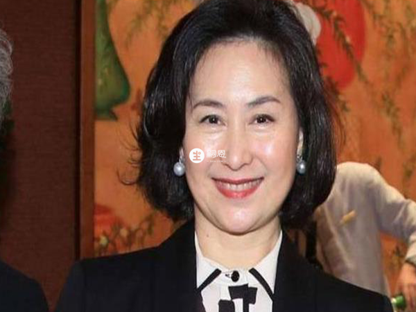 目前不知道何超瓊為什麼不能生育