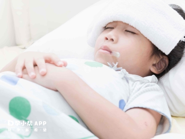 小兒手足口病感染初期會有感冒症狀