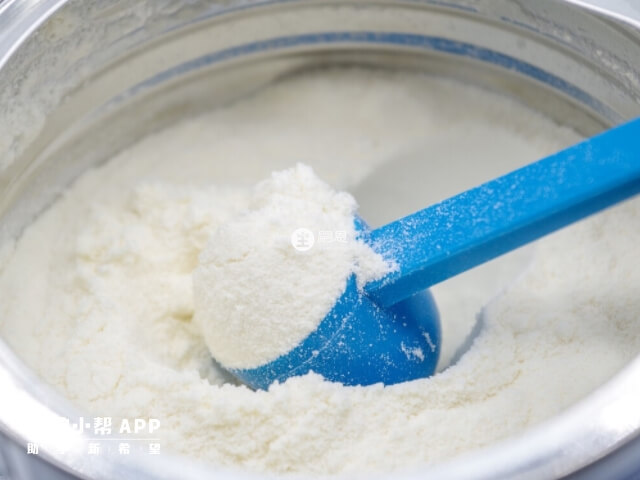 比較接近母乳的奶粉