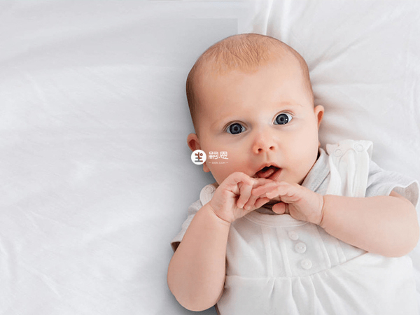 四月齡寶寶不能抱著睡覺