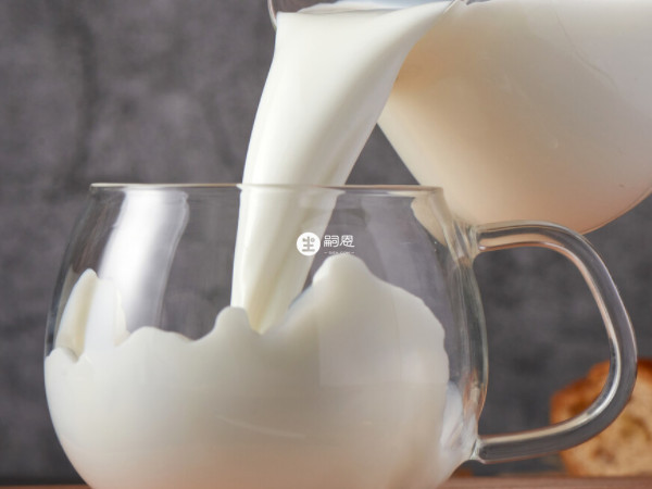 脫鹽乳清粉是經過加工後的生牛乳