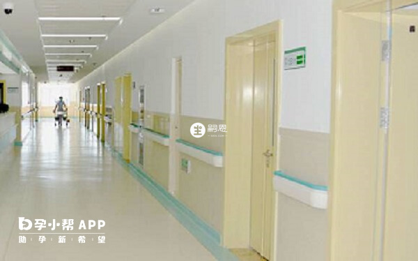 朝陽市中心醫院走廊
