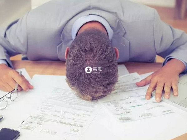 生活壓力過大,精神刺激都是導致甲亢的重要因素。