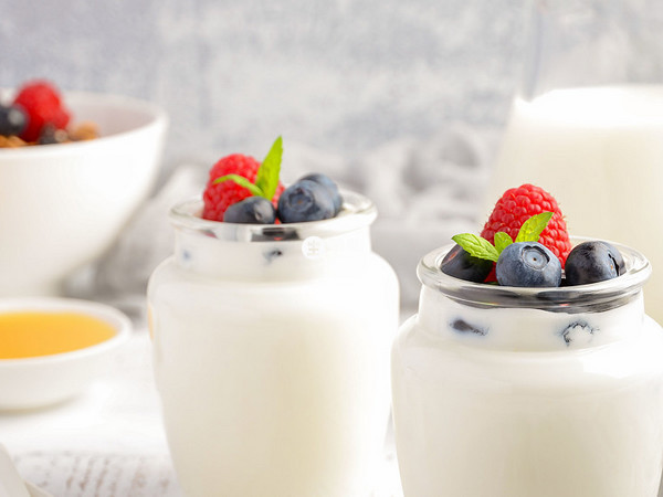 酸奶富含乳酸菌,可以促進腸胃蠕動