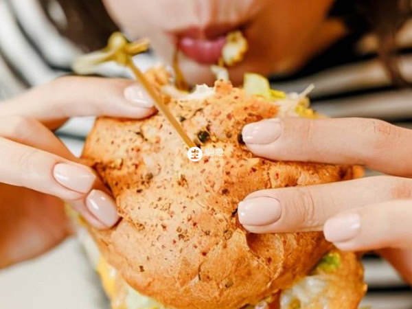 暴飲暴食是不健康的