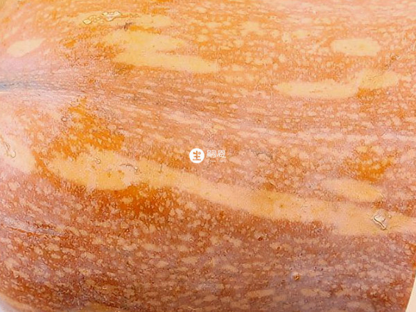 南瓜中含有果糖，能抑制葡萄糖的吸收