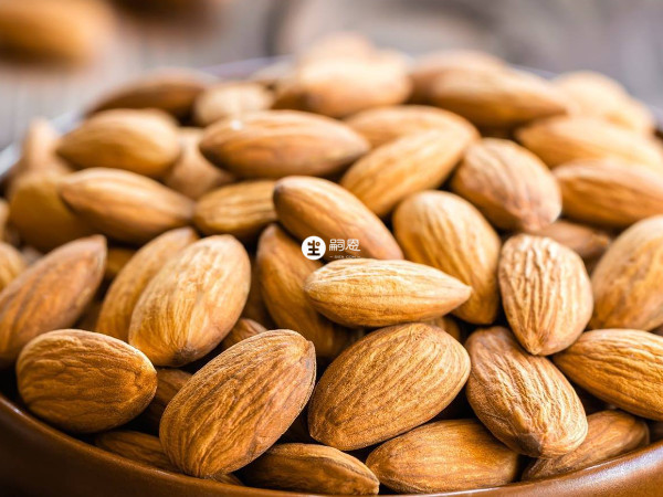 如果有咳痰和哮喘,可以用杏仁來改善