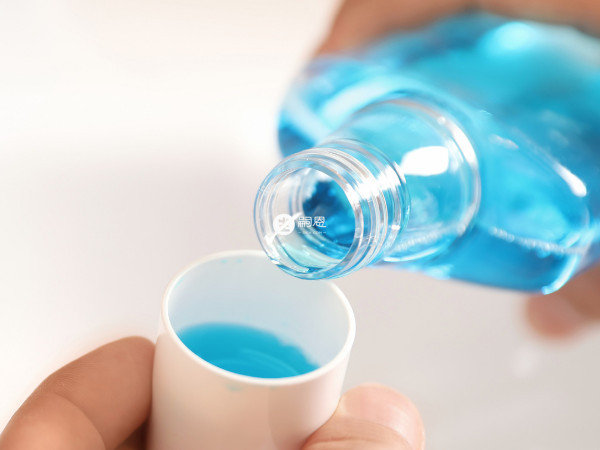 具有消炎止痛作用的漱口水可以緩解牙齦疼痛