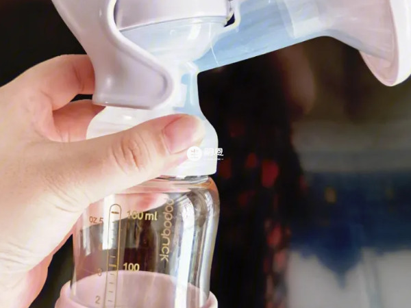 沉积在乳房内的奶水是不能用吸奶器