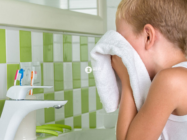 保持面板清潔乾燥