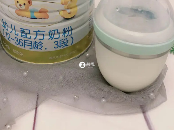 澳優奶粉添加了葉黃素和乳鐵蛋白