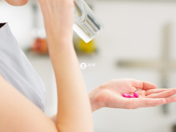 在孕早期還是會有一點點出血屬於正常現象