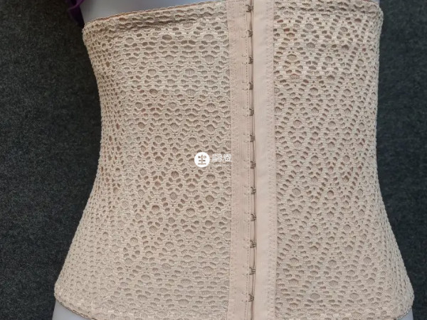 穿收腹腰帶最好在飯後