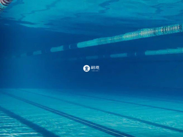 懷孕後游泳要選擇乾淨的游泳池