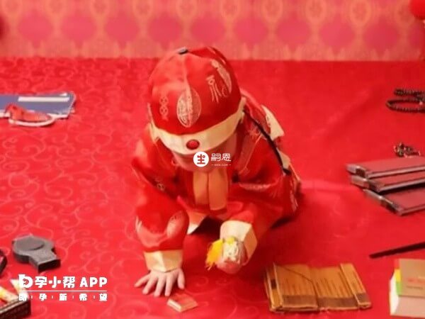 百日宴穿什麼顏色的衣服好