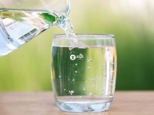 適量飲水可緩解孕吐