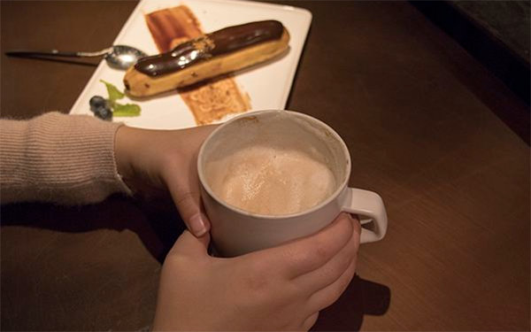 哺乳期最好不要喝咖啡